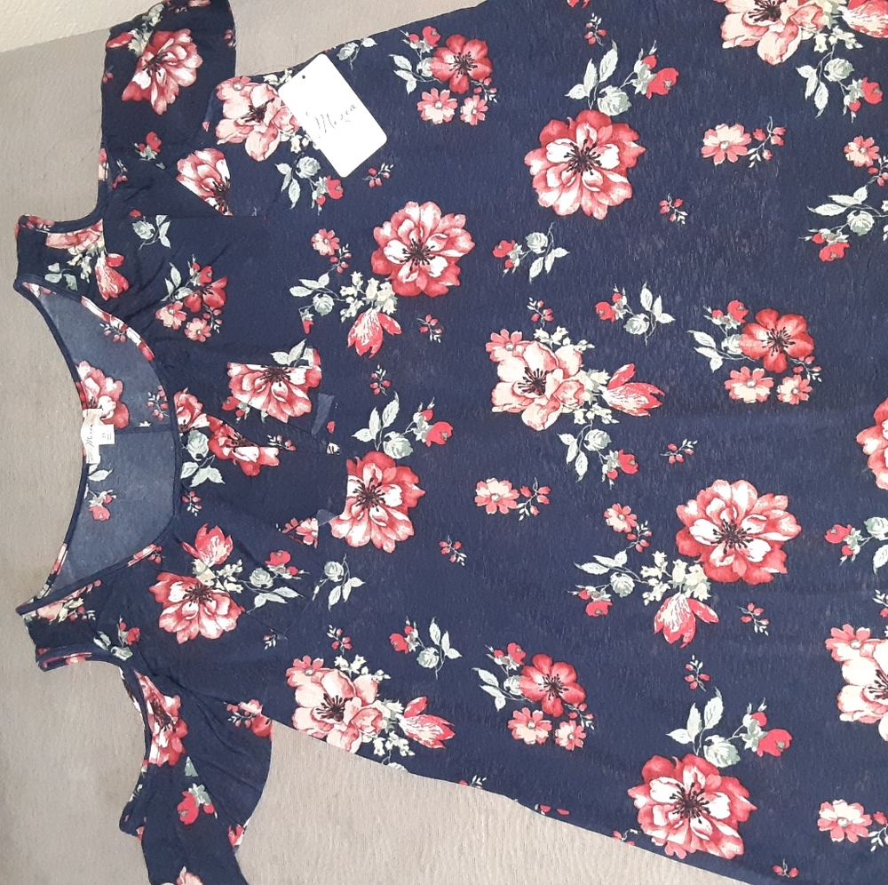 Flower blouse - Picture 2 of 3